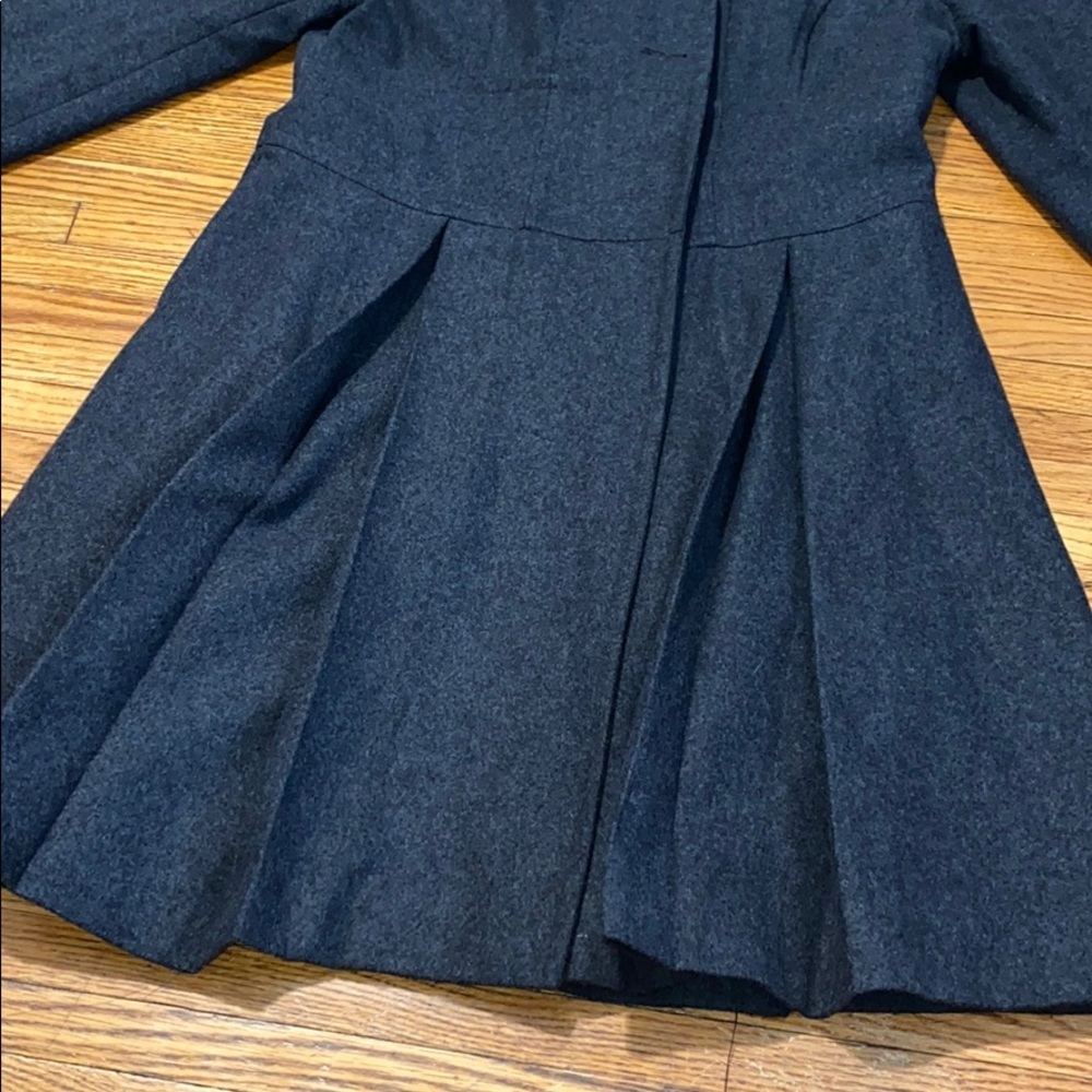 EUC Gray Wool pleated Coat - Picture 3 of 13